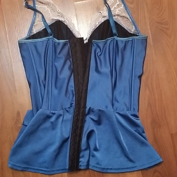 Sexy Peplum Bustier Tank Top - Picture 6 of 8